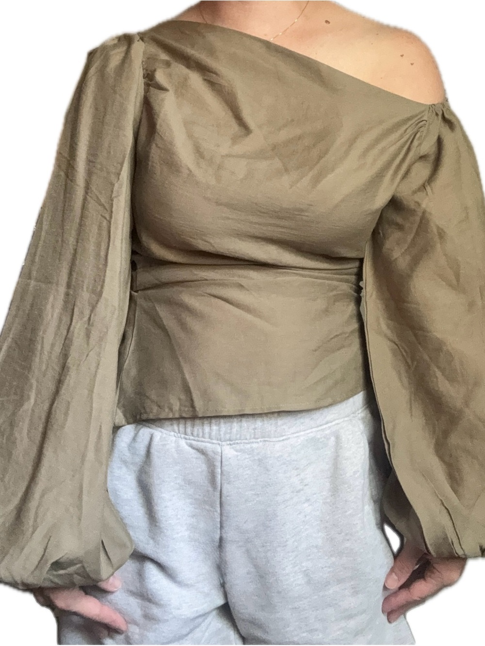 Mable off -Shoulder Balloon Sleeve Top in Olive